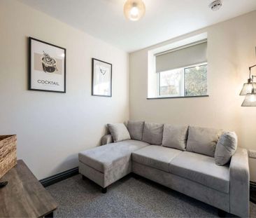 9 bedroom house of multiple occupation to rent - Photo 1