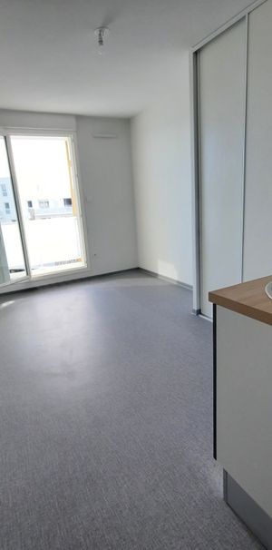 Location Appartement 1 pièce 18m² NIMES 30000 - Photo 1