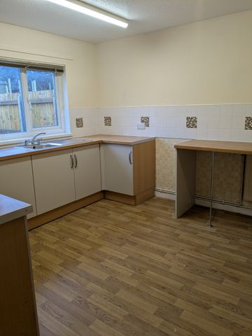 ***APPLY ONLINE***3 Bed House, Rhodfa Bevan, Cadoxton, Neath -Max 4 persons - Photo 3