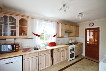 4 bedroom detached house to rent - Photo 4