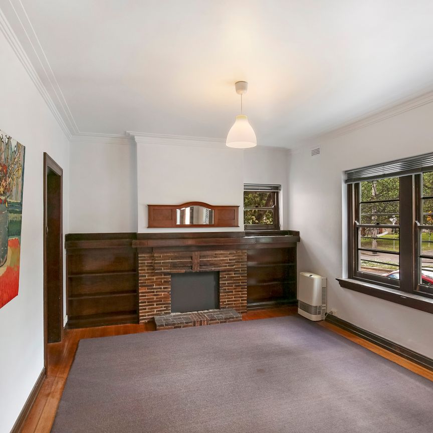 Edwardian Meets Federation In Parkville - Photo 1