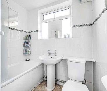 Connell Crescent, Ealing, London, W5 - Photo 4