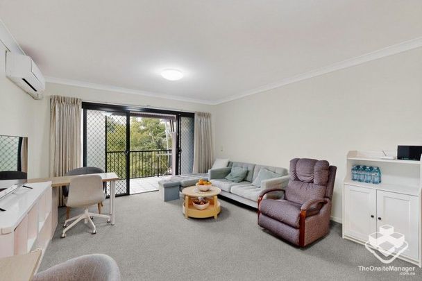 Furnished 2B2B Apartment at heart of Toowong - Photo 1