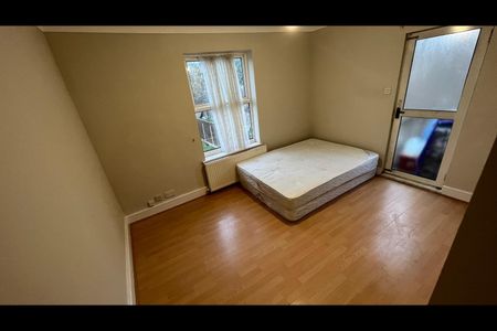 3 Bed Maisonette, Bensham Manor Road, CR7 - Photo 3