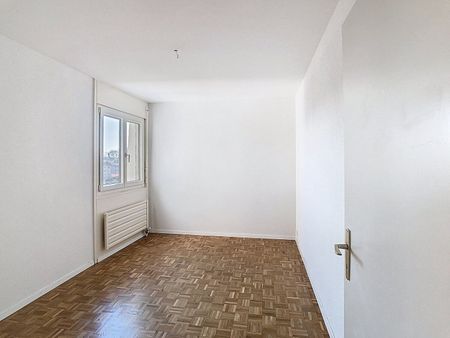 Wunderschöne helle Wohnung mit Loggia und aussergewöhnlichem Panorama - Photo 2