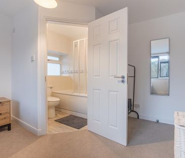 3 bedroom semi-detached house to rent - Photo 2