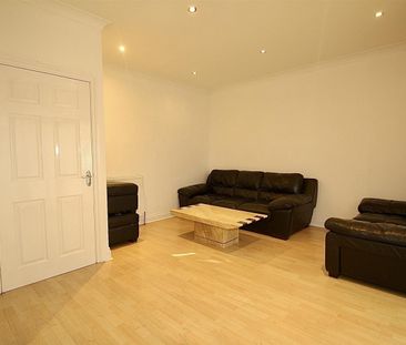 3 Bedroom House - Semi-Detached To Let - Photo 3