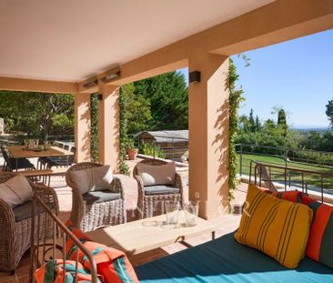 Maison à louer Valbonne, Cote d'Azur, France7 500 EUR / Mois - Photo 3