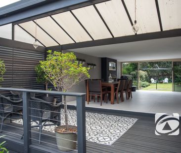 SPACIOUS LIVING ON 1000 SQM BLOCK - Photo 2