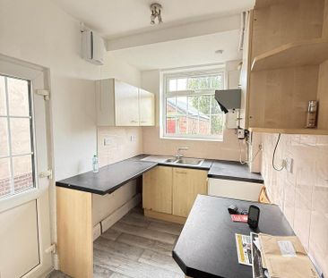 3 bedroom semi-detached house to rent - Photo 2