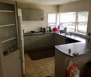 East Tamaki - Photo 4