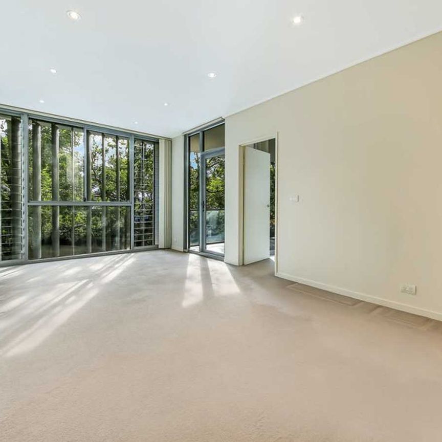 Leafy Two Bedroom | Contemporary Kitchen | Corner-unit Nestled in SOHO Apartments - Photo 1