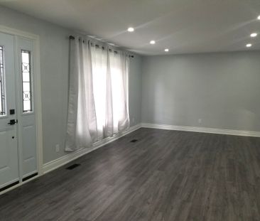 For Lease - 1033 Centre Street, Whitby, Ontario - Photo 4