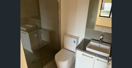 Modern Townhouse - Photo 5