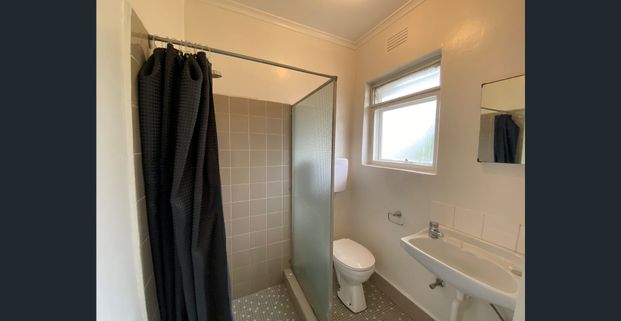 First Floor Flat | Close to Monash University, Transport & Koornang Road Shops - Photo 1