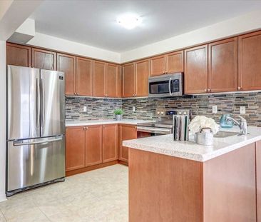 For Lease - 11 Bushmill Circle, Brampton, Ontario - Photo 4