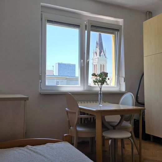 Útulný jednoizbový byt pri centre mesta na prenájom - Photo 1
