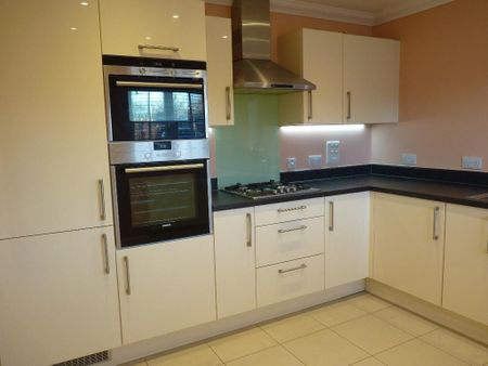 3 bedroom terraced house to rent - Photo 2