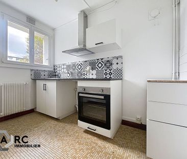 Appartement - 2 pièces - 42,20 m² - Saint-Jean-de-la-Ruelle - Photo 4
