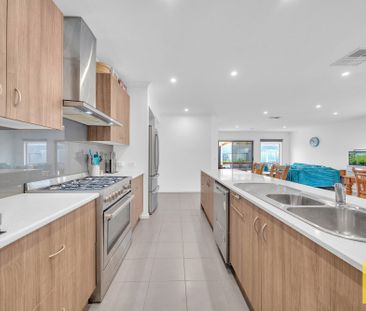 The Perfect Family Haven in the Heart of Tarneit - Photo 2