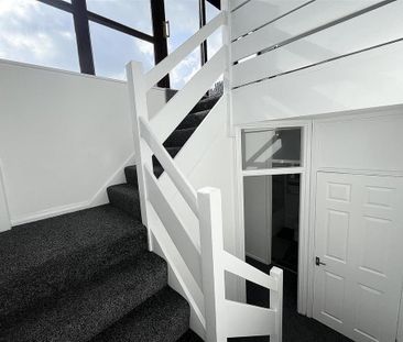 2 bedroom maisonette to rent - Photo 2