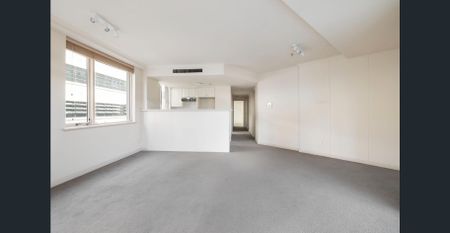 Contemporary lifestyle home in reputable 'Crown Gardens' - Photo 3