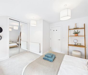 2 bedroom end of terrace house to rent - Photo 5