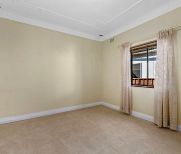Full Brick Home & Granny Flat in Hurstville Public School Catchment - Photo 4