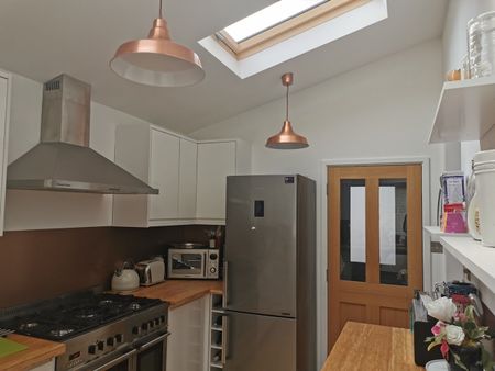 Room in a Shared Flat, Bromley Road, SE6 - Photo 4