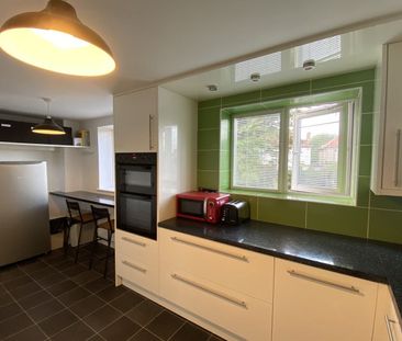 Alderman Close, Beeston, NG9 2RH - Photo 4