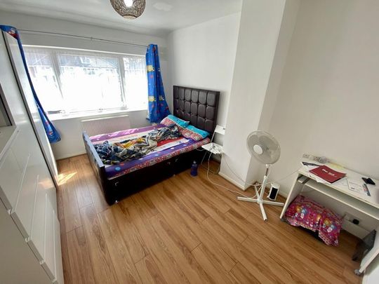 3 bedroom semi-detached house to rent - Photo 1