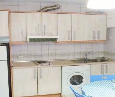Room in a shared 2-bedroom apartment for rent in San Isidro, Madrid. - Foto 3