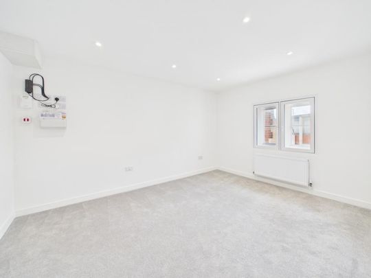 3 bedroom apartment to rent - Photo 1