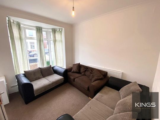 6 bedroom terraced house to rent - Photo 1