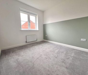 3 bedroom semi-detached house to rent - Photo 2