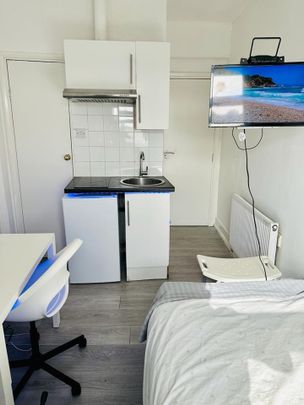 Studio Flat, London, E13 - Photo 1