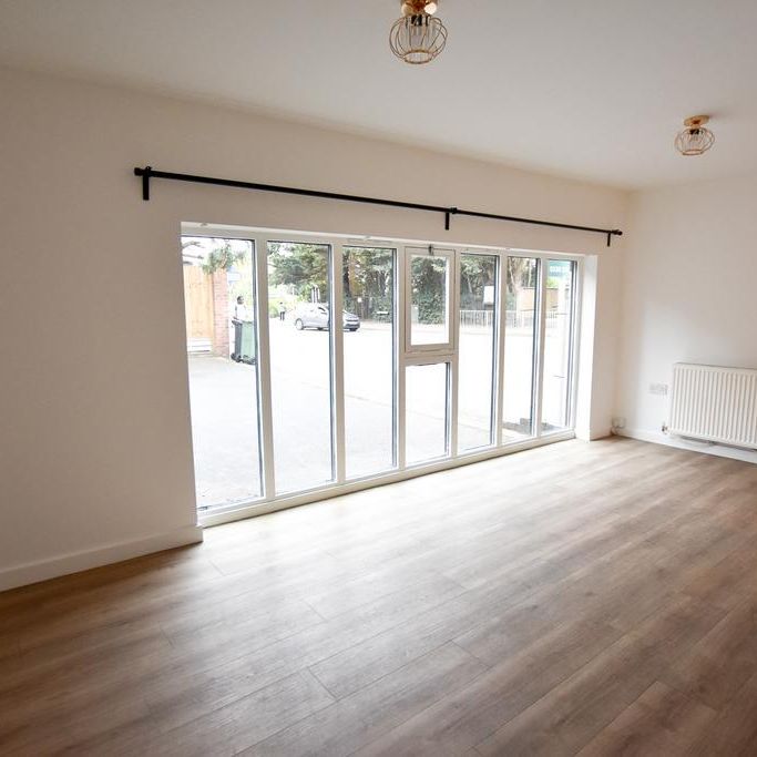 2 bedroom coach house to rent - Photo 1