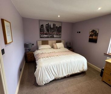 2 bedroom semi-detached bungalow to rent - Photo 5