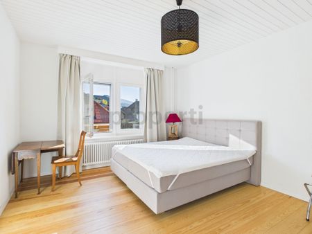 Exklusiv & zentral: Renovierte 3.5-Zimmer-Wohnung mit 180° Bodenseeblick - Photo 4