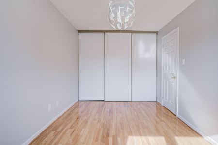 For Lease - 68 Kimroy Grove, Toronto, Ontario - Photo 4