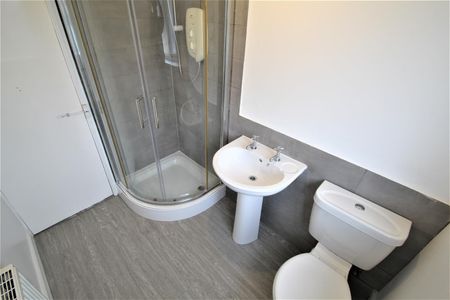 5 bedroom terraced house to rent - Photo 4