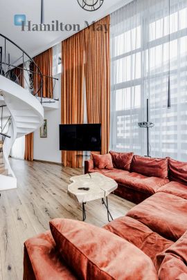 Wyjątkowy apartament z antresolą i designerskim wnętrzem na Mokotowie - Photo 1