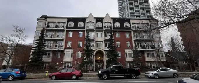 Beautiful Two Bedroom Condo in heart of Beltline | 308 - 923 15 Avenue Southwest, Calgary - Photo 1