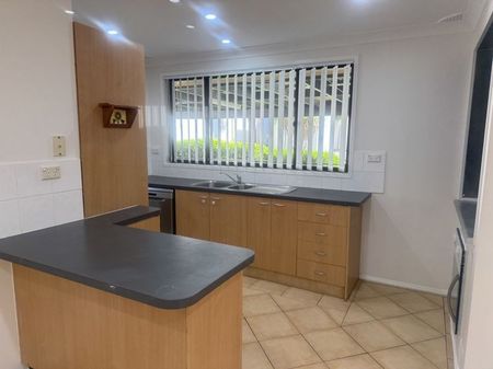 MODERN FAMILY HOME !!! - Photo 4