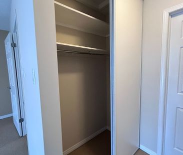 For Lease - 117 Keltie Private Unit# 5, Barrhaven, Ontario - Photo 4