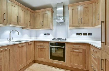 A luxury apartment in an exclusive central Sevenoaks location - Photo 5