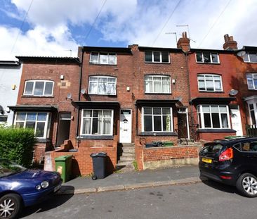 6 bedroom House in Richmond Mount, Leeds - Photo 1