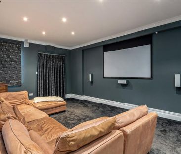 6 bedroom detached house to rent - Photo 4