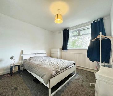 3 bedroom end of terrace house to rent - Photo 4