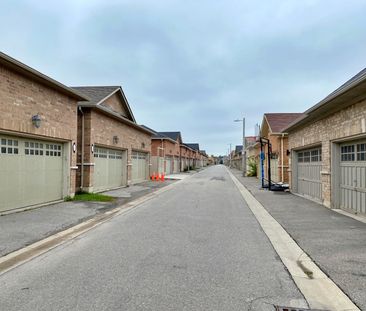 For Lease - 3097 Neyagawa Boulevard, Oakville, Ontario - Photo 3